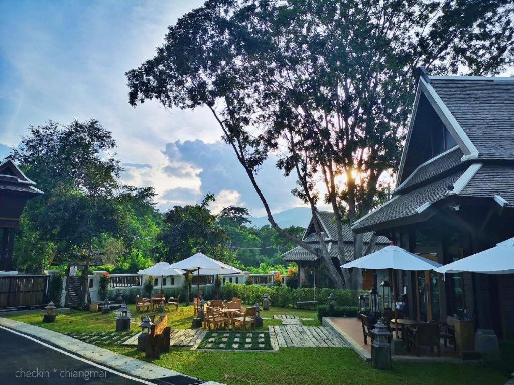 Ruean Racha Otel Chiang Mai Dış mekan fotoğraf
