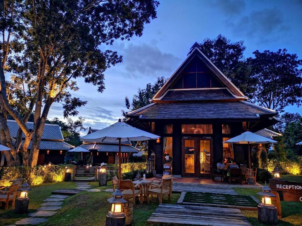 Ruean Racha Otel Chiang Mai Dış mekan fotoğraf